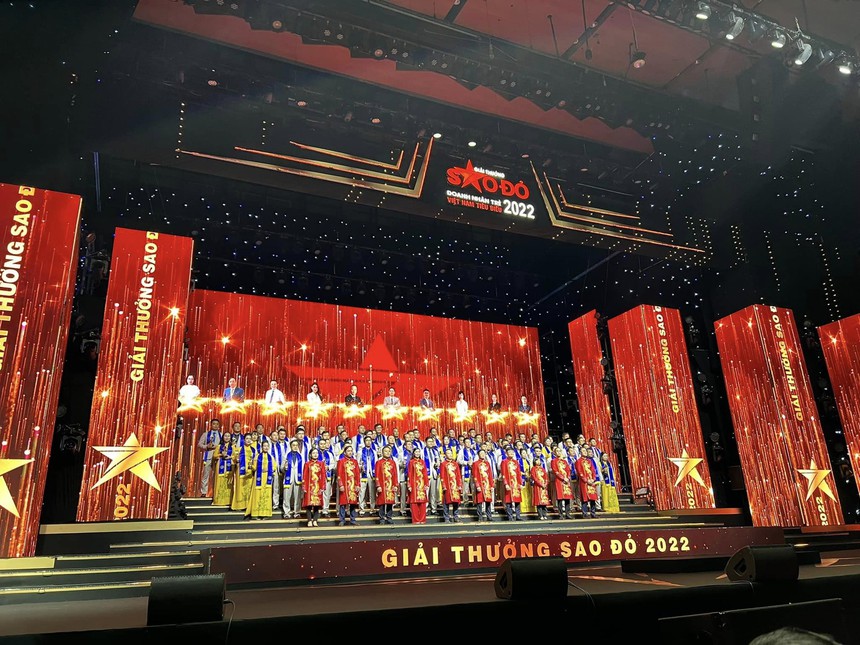 Tăng Thanh Hà tự hào khoe thành tích mới của ông xã doanh nhân - Ảnh 4.