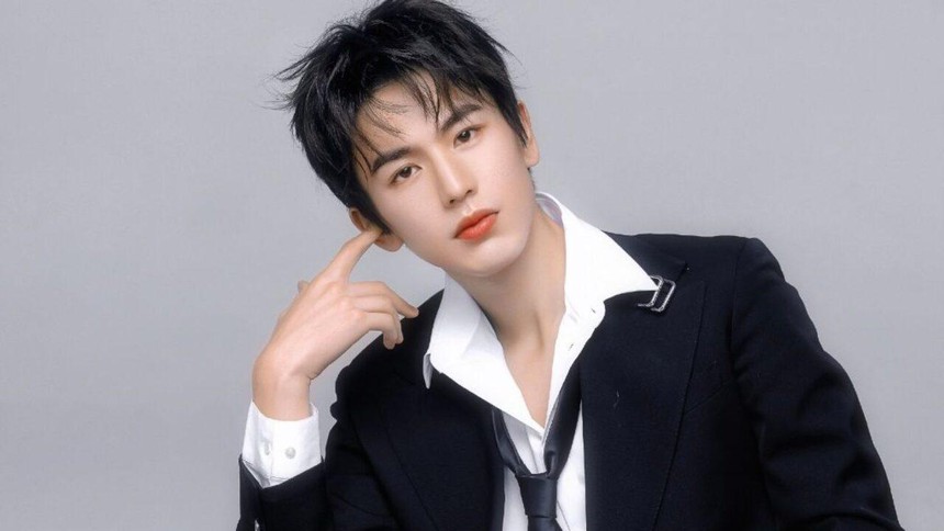 5 sao C-biz trở thành trò cười vì fan 'sự nghiệp': Dương Tử yêu đương cũng bị mắng - Ảnh 16. 5 sao C-biz trở thành trò cười vì fan 'sự nghiệp': Dương Tử yêu đương cũng bị mắng - Ảnh 16.