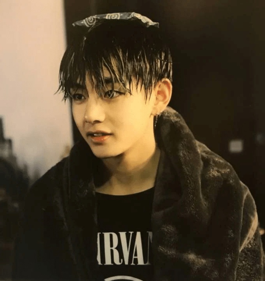 Nam thần V BTS có phẫu thuật thẩm mỹ không? - Ảnh 2. Nam thần V BTS có phẫu thuật thẩm mỹ không? - Ảnh 2.