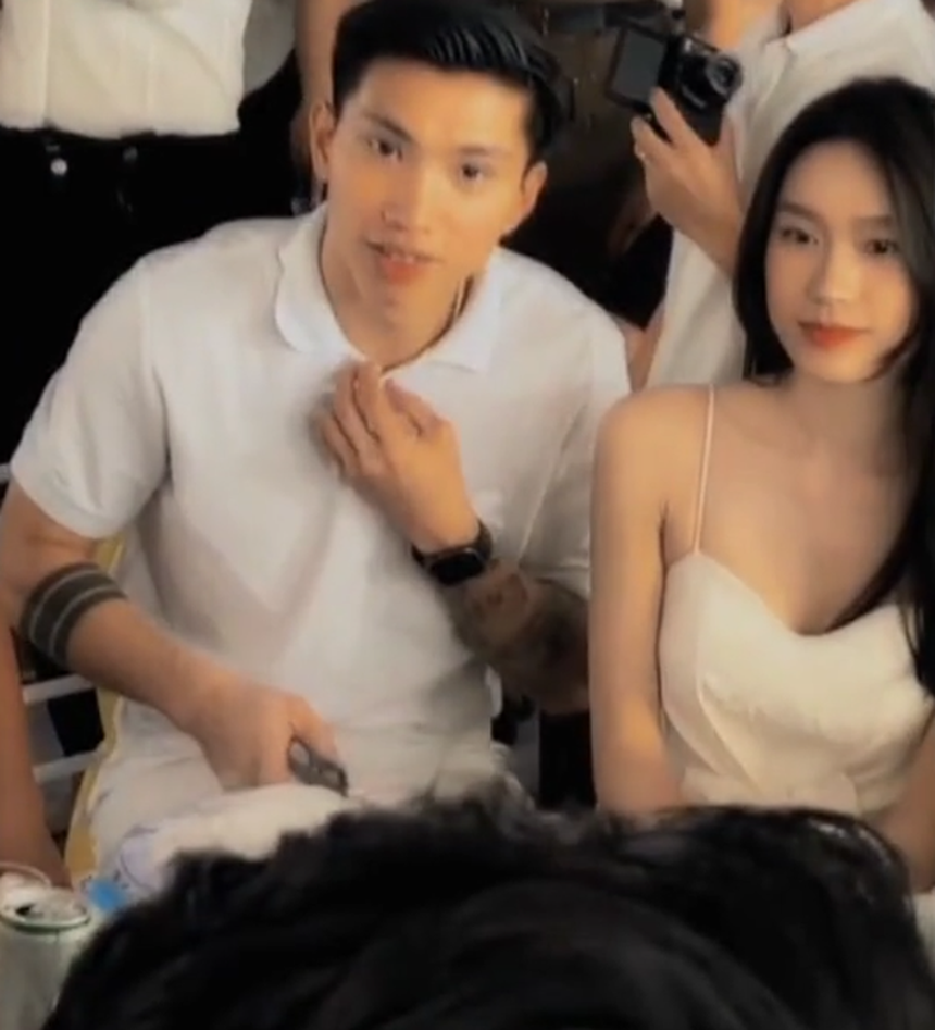 So kè vẻ đẹp dàn “bóng hồng” của hội bạn thân cầu thủ: Bất phân thắng bại, ống kính qua đường cũng không dìm được nhan sắc - Ảnh 7.