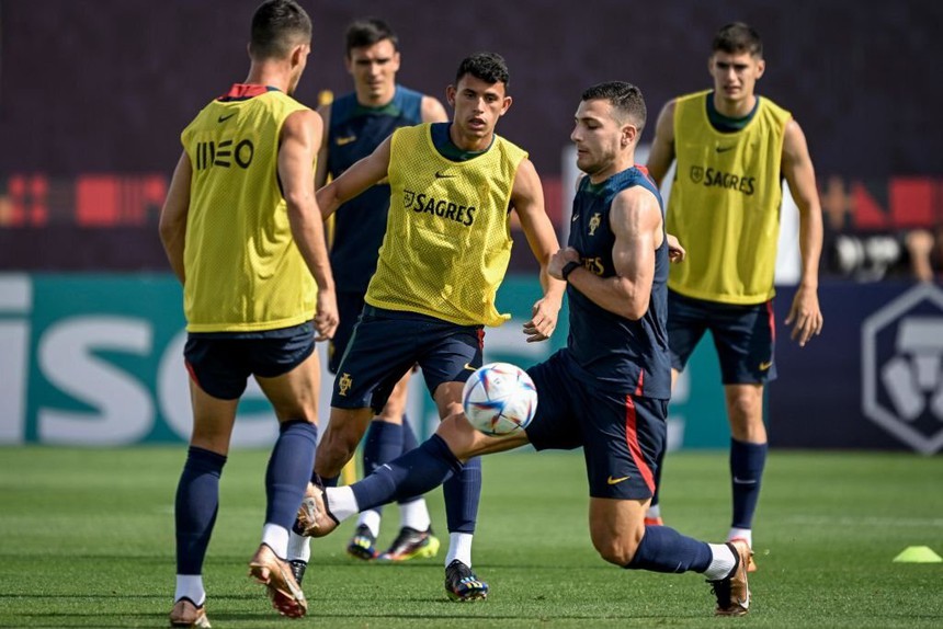 Tin nóng bóng đá tối 1/12: Ronaldo nghỉ tập trước đấu với Hàn Quốc - Ảnh 2.