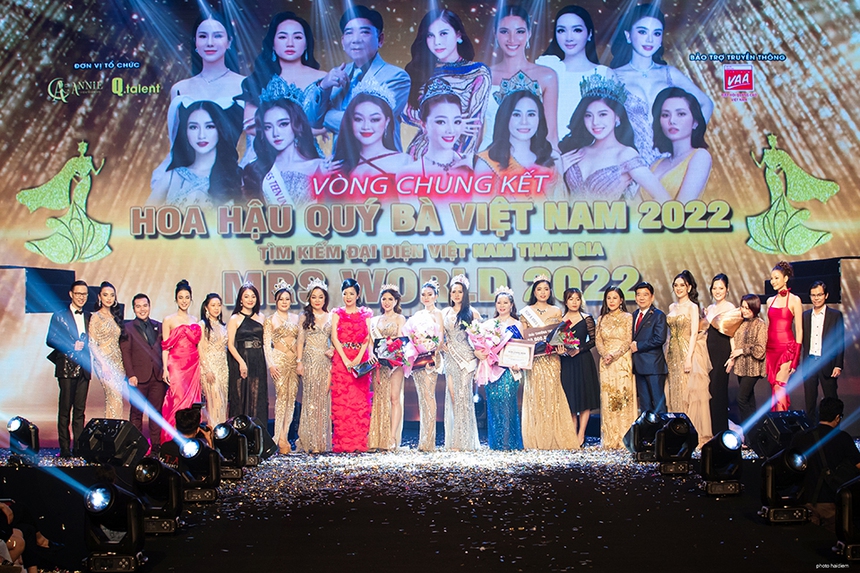 Người đẹp Ninh Thuận Nguyễn Thị Bích Hạnh đăng quang ngôi vị Hoa hậu Quý bà Việt Nam 2022. - Ảnh 1. Người đẹp Ninh Thuận Nguyễn Thị Bích Hạnh đăng quang ngôi vị Hoa hậu Quý bà Việt Nam 2022. - Ảnh 1.