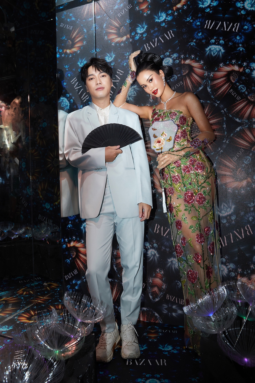  Hương Ly hóa quý cô kiêu sa với váy xuyên thấu - Ảnh 1.