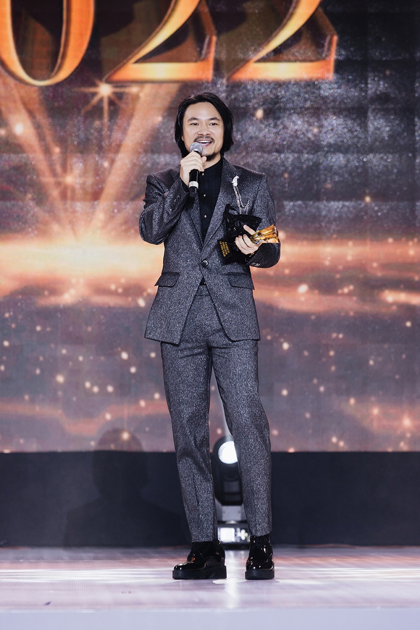 Hoàng Nhật Nam trở thành Đạo diễn thời trang của năm - Ảnh 1.