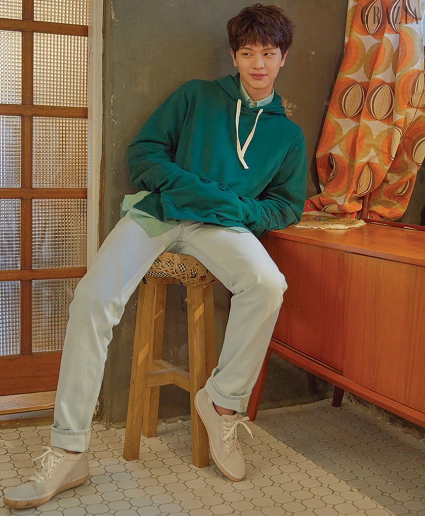 Gia thế chuẩn thiếu gia con nhà giàu của nam chính "Thìa vàng": Cậu ấm giàu sang nhưng sống cực kỳ khiêm nhường   - Ảnh 3.