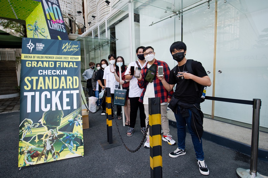 Fan quốc tế đến Việt Nam cổ vũ Bán kết APL 2022 - Ảnh 3.