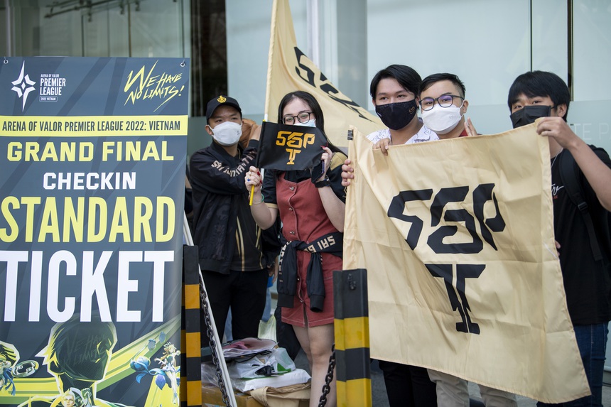 Fan quốc tế đến Việt Nam cổ vũ Bán kết APL 2022 - Ảnh 2.