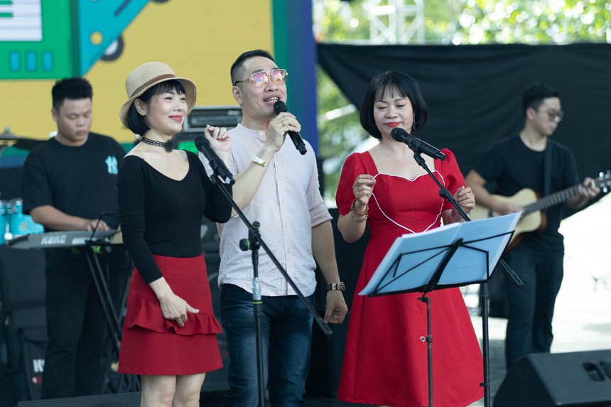 Chuyện người lớn hát nhạc thiếu nhi - Ảnh 2.