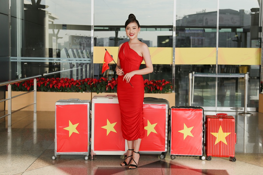 Hot girl "trứng rán cần mỡ" Trần Thanh Tâm lên đường thi Hoa hậu Quốc tế: Xúc động vì tưởng không ai ra tiễn - Ảnh 1.