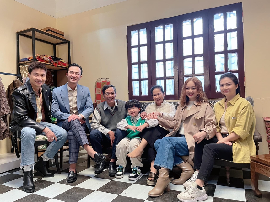 Lộ diện 2 "anh em ruột" của Doãn Quốc Đam trong phim mới, khán giả tò mò về 3 nàng dâu - Ảnh 6.