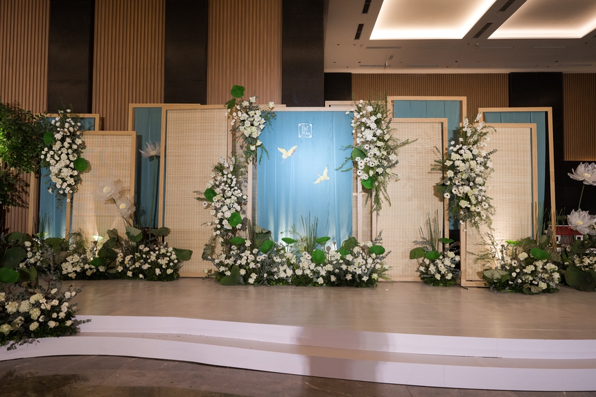 Khung cảnh đám cưới nên thơ, đậm chất làng quê Việt Nam của Hoa hậu Ngọc Hân - Ảnh 2.