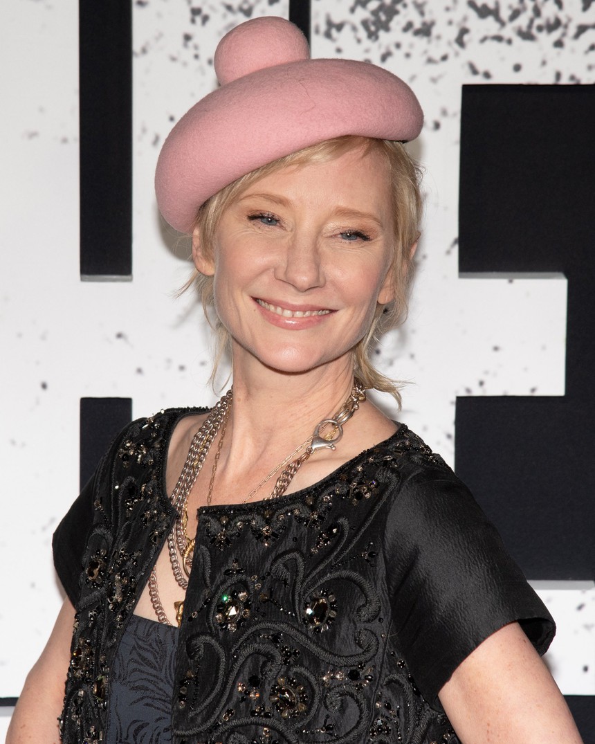 Đằng sau cái chết của những người nổi tiếng khiến công chúng biến thành 'Conan vườn': Michael Jackson, Elvis Presley, lại có cả bà nội và mẹ của Vương tử Harry - Ảnh 6.