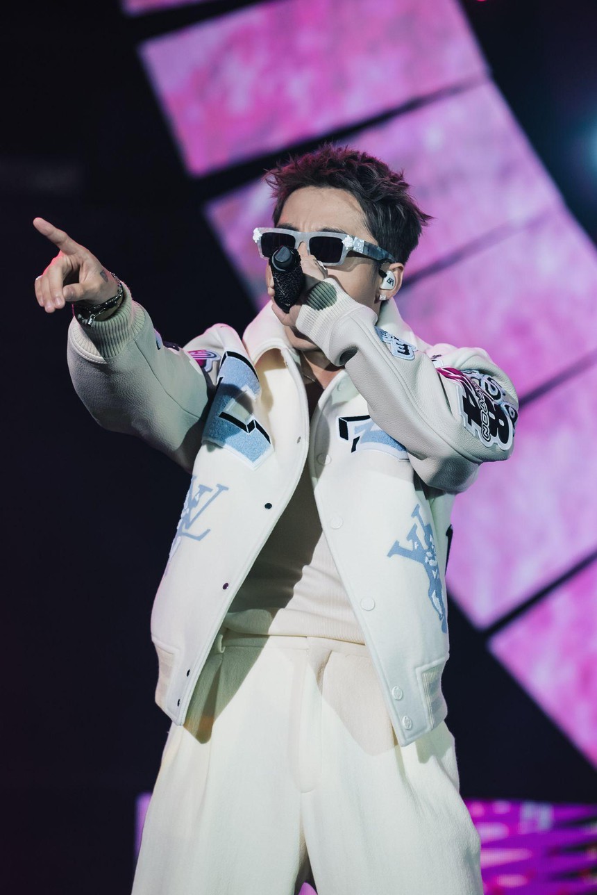 Đẳng cấp và thần thái, Sơn Tùng M-TP “đóng băng” hàng chục nghìn khán giả trong màn trình diễn bùng nổ tại Diana COOL FEST - Ảnh 10.