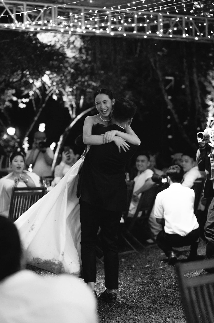 Kiều Ly 'Người ấy là ai' sau khi kết hôn: Nhan sắc lên hương, cùng chồng du lịch khắp châu Âu - Ảnh 3. Kiều Ly 'Người ấy là ai' sau khi kết hôn: Nhan sắc lên hương, cùng chồng du lịch khắp châu Âu - Ảnh 3.