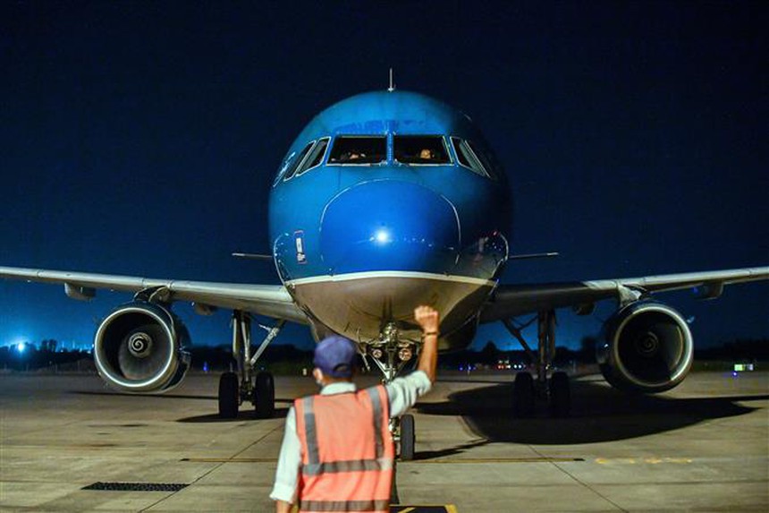 Vietnam Airlines nối lại đường bay Hong Kong (Trung Quốc)-Hà Nội sau gần 3 năm gián đoạn - Ảnh 1.
