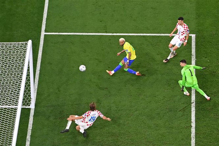 'Nhật ký World Cup bằng thơ': Tứ kết nghiệt ngã - Ảnh 1.