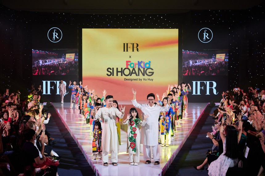 International Fashion Runway - vẻ đẹp thời trang đa ngôn ngữ - Ảnh 1.