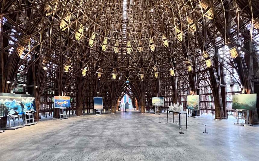 VCCA tổ chức trưng bày nghệ thuật "Lễ hội sắc màu của biển" tại Grand World Phú Quốc - Ảnh 1.