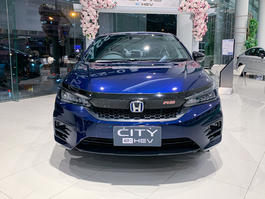 Trải nghiệm nhanh Honda City RS phiên bản hybrid: Đi phố chỉ 2,5L/100 km, có loạt trang bị khiến người Việt 'phát thèm' - Ảnh 3.