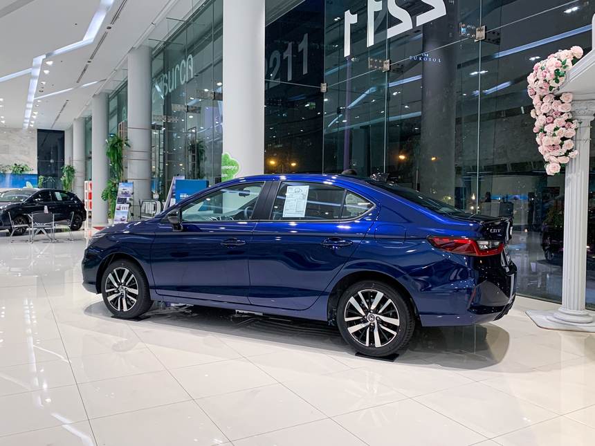 Trải nghiệm nhanh Honda City RS phiên bản hybrid: Đi phố chỉ 2,5L/100 km, có loạt trang bị khiến người Việt 'phát thèm' - Ảnh 5.