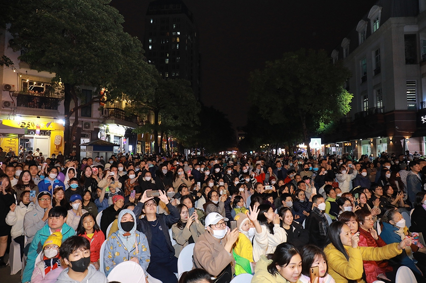 Con đường văn hóa hữu nghị Việt – Hàn: Điểm hẹn của giới trẻ ở Hà Nội - Ảnh 3.