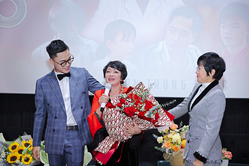 'Chúng con yêu bố': Phim tình cảm gia đình ấm áp cho Tết Nguyên đán 2023 - Ảnh 4.