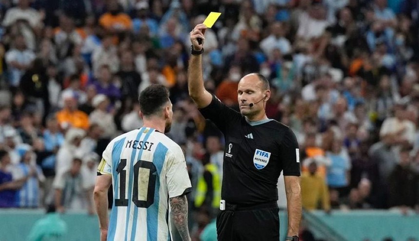 Tin nóng World Cup 12/12: Trọng tài bị Messi chỉ trích rời World Cup - Ảnh 2.