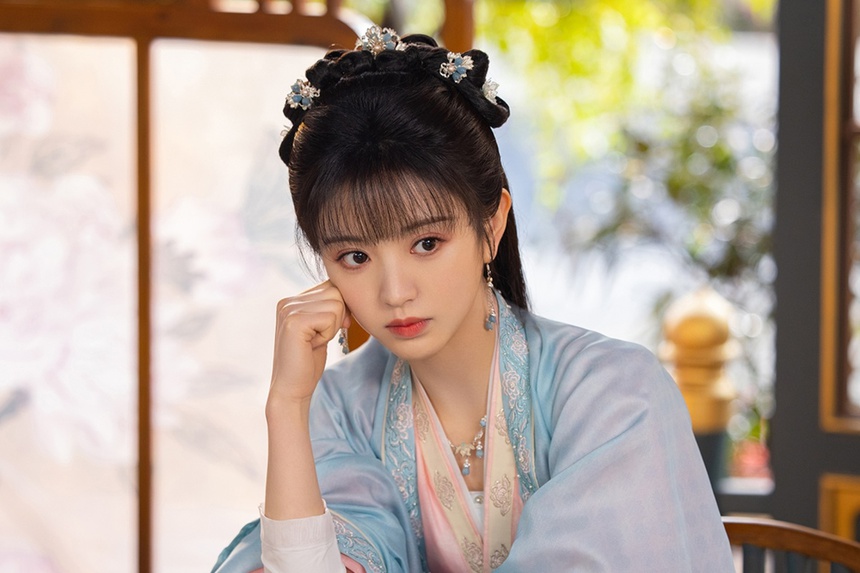 Mỹ nhân bị tố ‘giả tạo’ vì đá xéo Cúc Tịnh Y lẫn đàn anh, được dự đoán thay thế Triệu Lộ Tư trên màn ảnh - Ảnh 2. Mỹ nhân bị tố ‘giả tạo’ vì đá xéo Cúc Tịnh Y lẫn đàn anh, được dự đoán thay thế Triệu Lộ Tư trên màn ảnh - Ảnh 2.