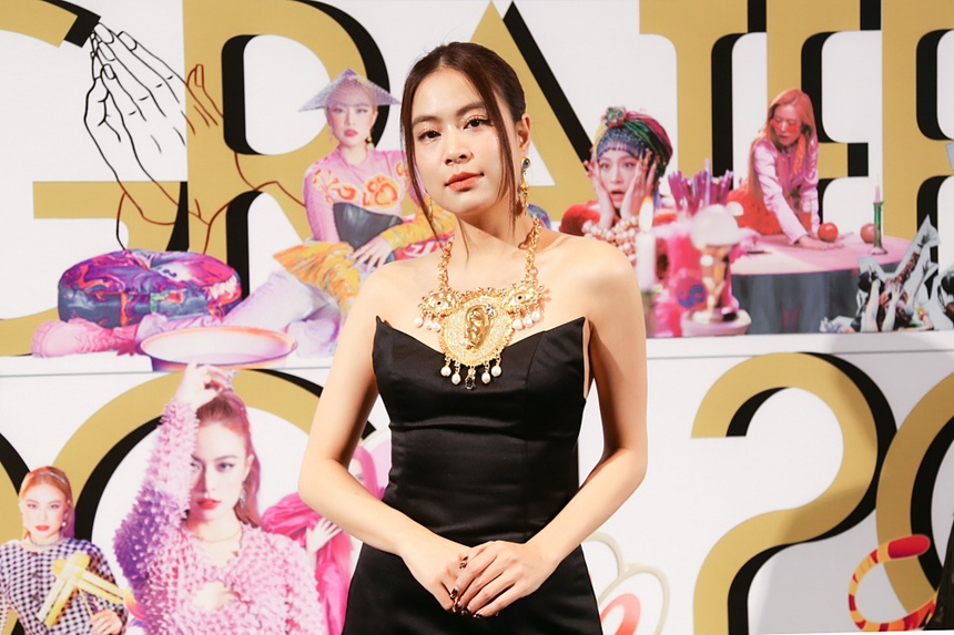 Hoàng Thùy Linh kể chuyện trốn học thanh nhạc, 'chốt đơn' 2022 với MV đầy năng lượng tích cực - Ảnh 2.