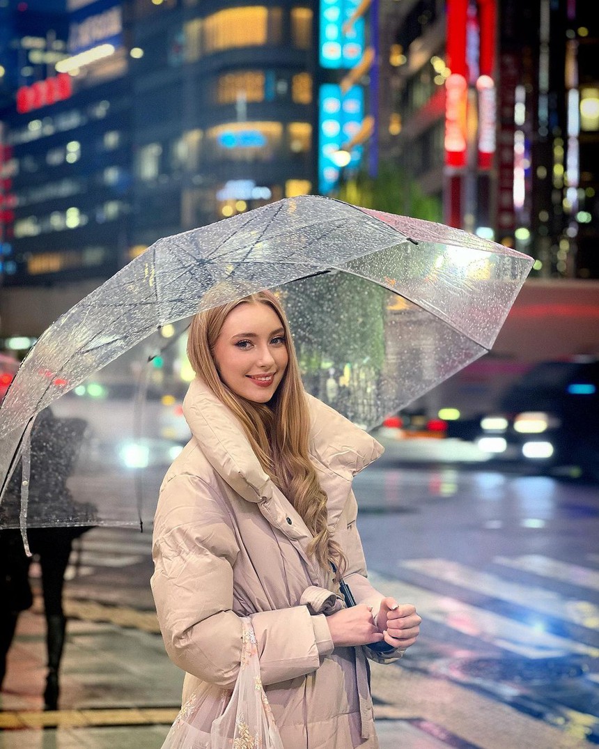 Tân Hoa hậu Quốc tế 2022: Được mệnh danh 'búp bê sống', nhan sắc đời thường gây mê hơn cả khi đi thi - Ảnh 7.