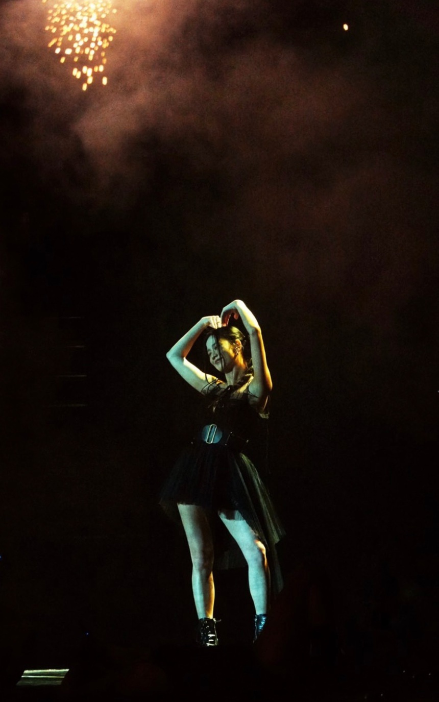 Choáng váng với loạt đồ hiệu của Blackpink trong đêm diễn tại Paris - Ảnh 11.