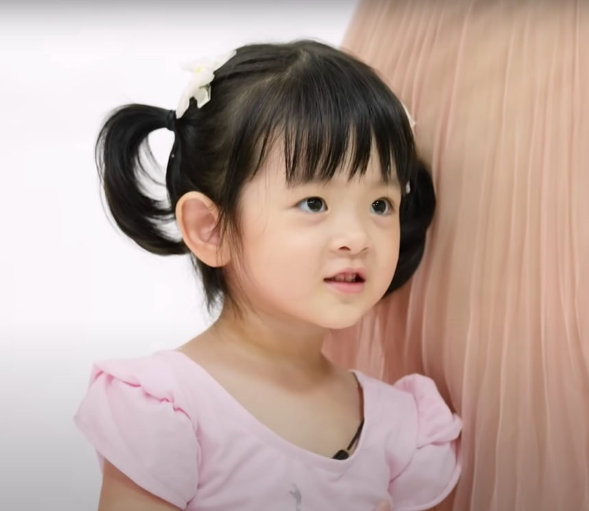 Bộ đôi em út 'Thử thách lớn khôn 2' khiến fan 'rụng tim' vì quá đáng yêu - Ảnh 5.