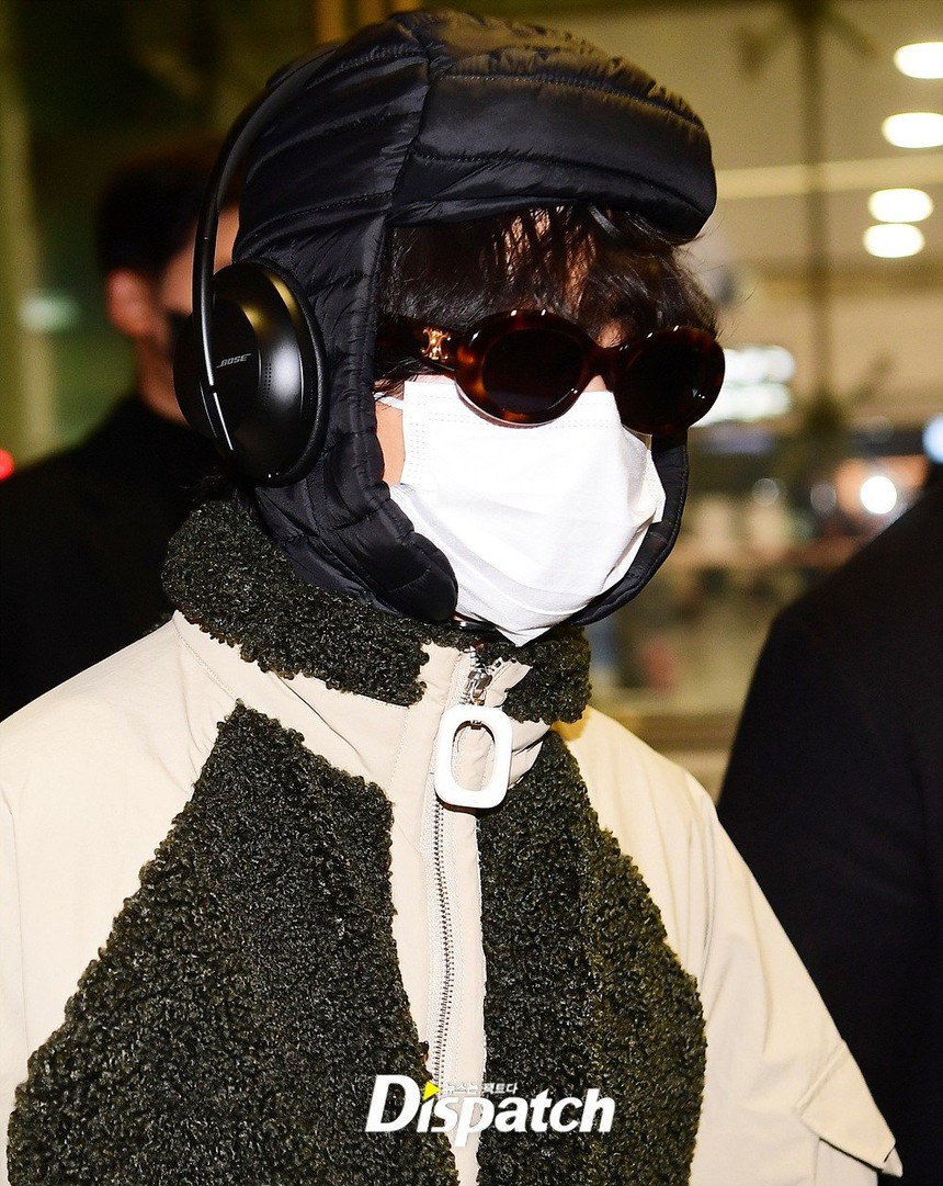 V BTS vội vã trở về Hàn Quốc để tiễn Jin lên đường nhập ngũ - Ảnh 1. V BTS vội vã trở về Hàn Quốc để tiễn Jin lên đường nhập ngũ - Ảnh 1.