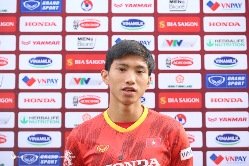 Việt Nam vs Philippines - Văn Hậu