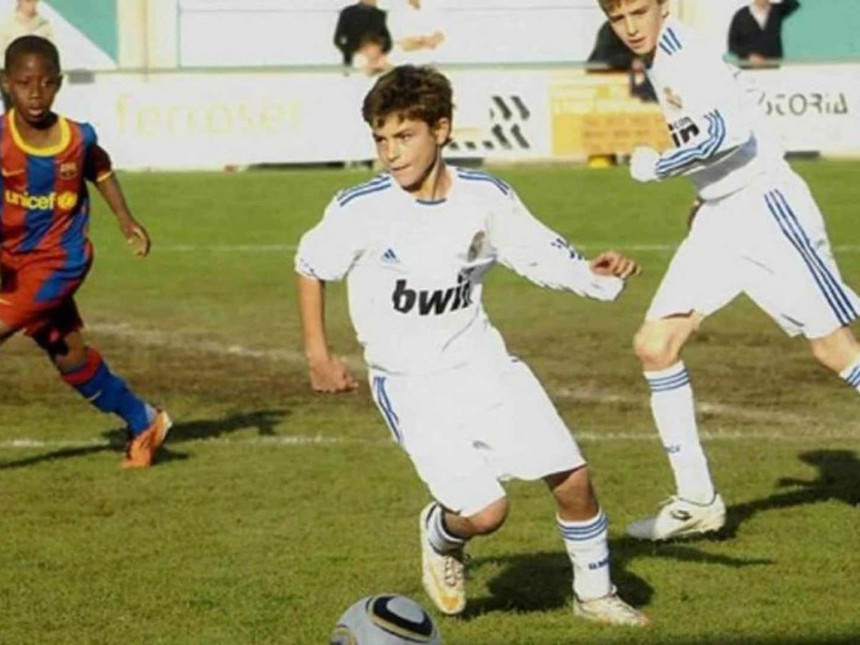 Alvarez: 'Tiểu tướng' tài ba bên Messi, chật vật vì Erling Haaland - Ảnh 2. Alvarez: 'Tiểu tướng' tài ba bên Messi, chật vật vì Erling Haaland - Ảnh 2.