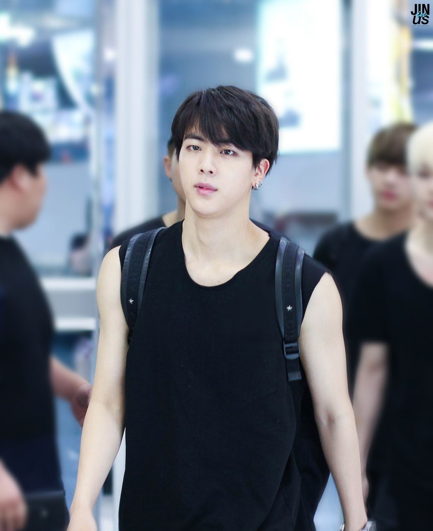 Quá trình trưởng thành của Jin BTS: Từ thực tập sinh thành quân nhân - Ảnh 13. Quá trình trưởng thành của Jin BTS: Từ thực tập sinh thành quân nhân - Ảnh 13.
