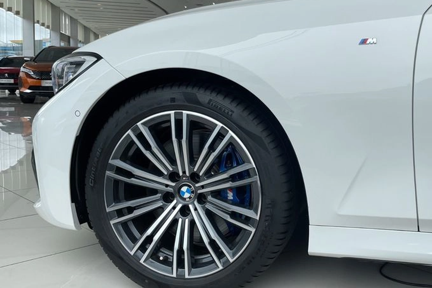 Ảnh chi tiết BMW 3 Series lắp ráp: Nâng cấp nhiều trang bị từ bản tiêu chuẩn, rẻ hơn xe nhập 815 triệu đồng - Ảnh 4.