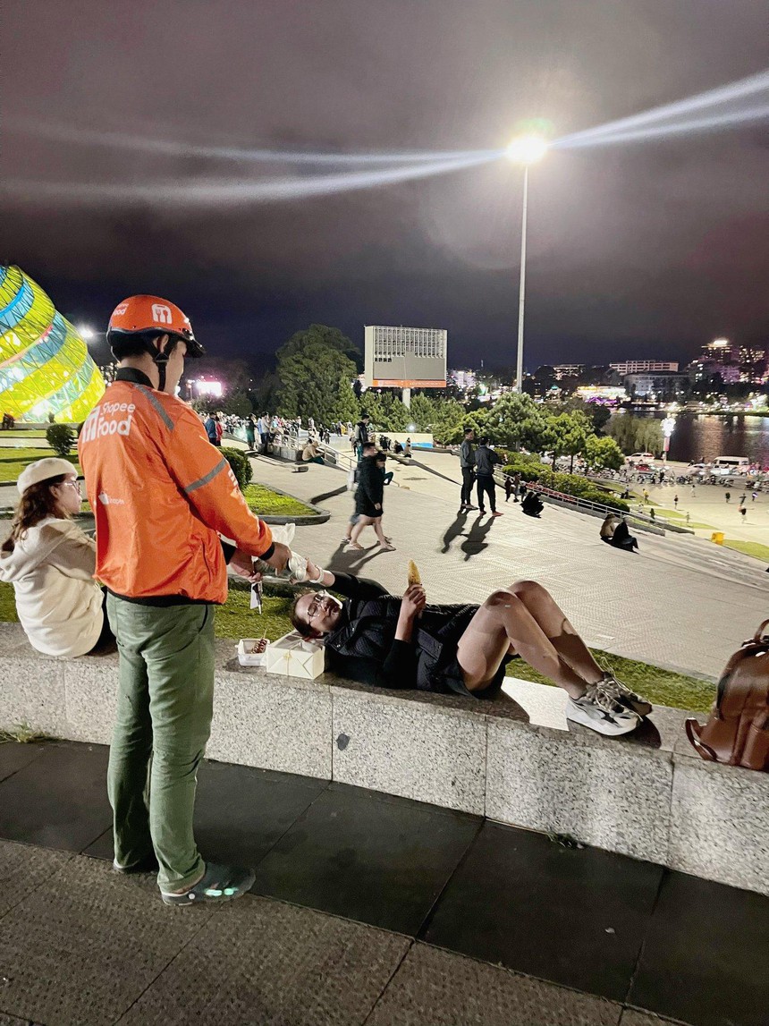 Nếu chưa hiểu hết tầm quan trọng của shipper, loạt tình huống “cứu bồ” này sẽ giúp bạn tỏ tường! - Ảnh 2.