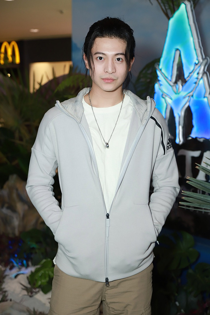 Quỳnh Anh Shyn diện váy nổi bần bật, tay trong tay tình tứ bên bạn trai - Ảnh 5.