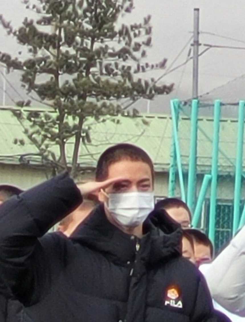 Hình ảnh Jin BTS tại trung tâm huấn luyện đã được tiết lộ - Ảnh 1.