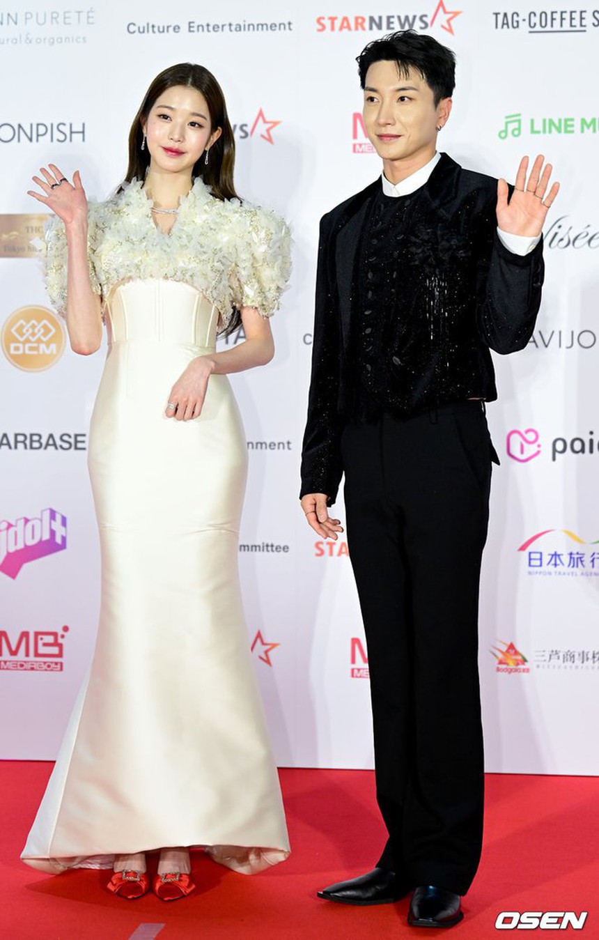 AAA 2022 dính phốt phân biệt đối xử: Ưu ái diễn viên, dàn idol Kpop đình đám làm nền chỉ trừ Jang Won Young - Ảnh 2. AAA 2022 dính phốt phân biệt đối xử: Ưu ái diễn viên, dàn idol Kpop đình đám làm nền chỉ trừ Jang Won Young - Ảnh 2.