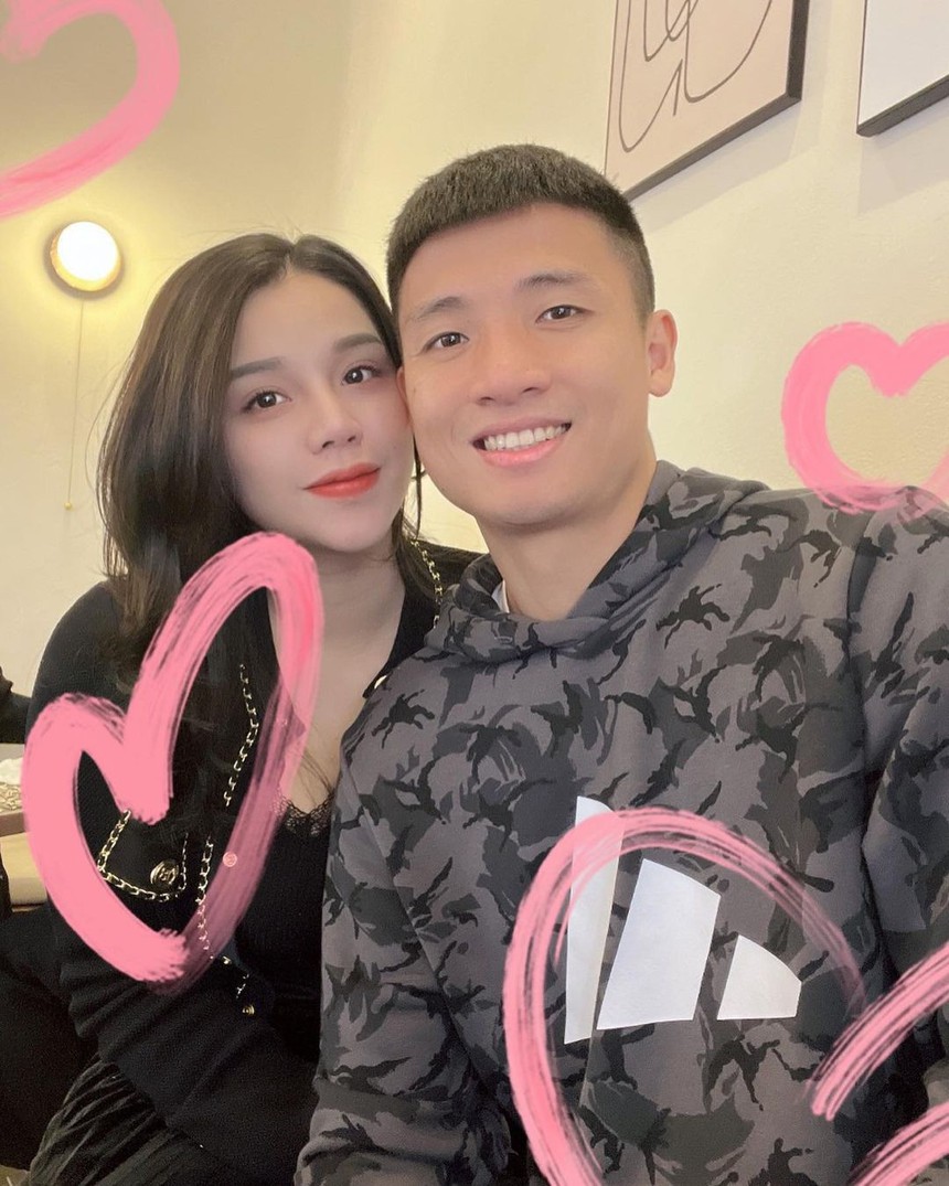 Khi hội cầu thủ tặng quà cho nửa kia: Không hàng hiệu thì cũng “ting ting” nhiều số 0! - Ảnh 7. Khi hội cầu thủ tặng quà cho nửa kia: Không hàng hiệu thì cũng “ting ting” nhiều số 0! - Ảnh 7.