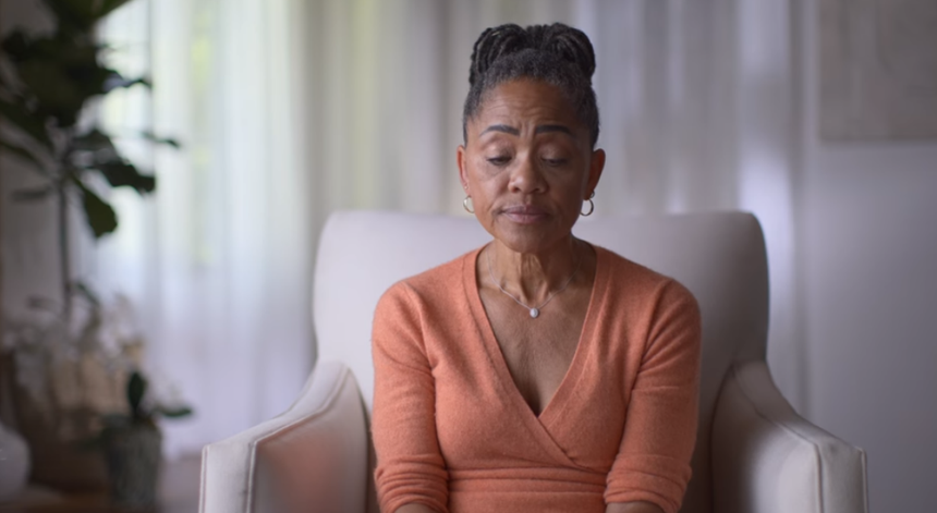 Meghan Markle từng muốn tự tử, kết tội hoàng gia ngăn cấm cô tìm giúp đỡ - Ảnh 4. Meghan Markle từng muốn tự tử, kết tội hoàng gia ngăn cấm cô tìm giúp đỡ - Ảnh 4.