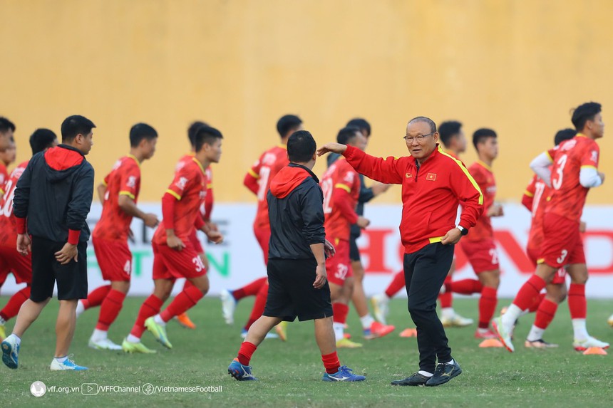 Tin nóng AFF Cup ngày 19/12: Tuyển Việt Nam có viện binh trước cuộc đấu Lào - Ảnh 1.