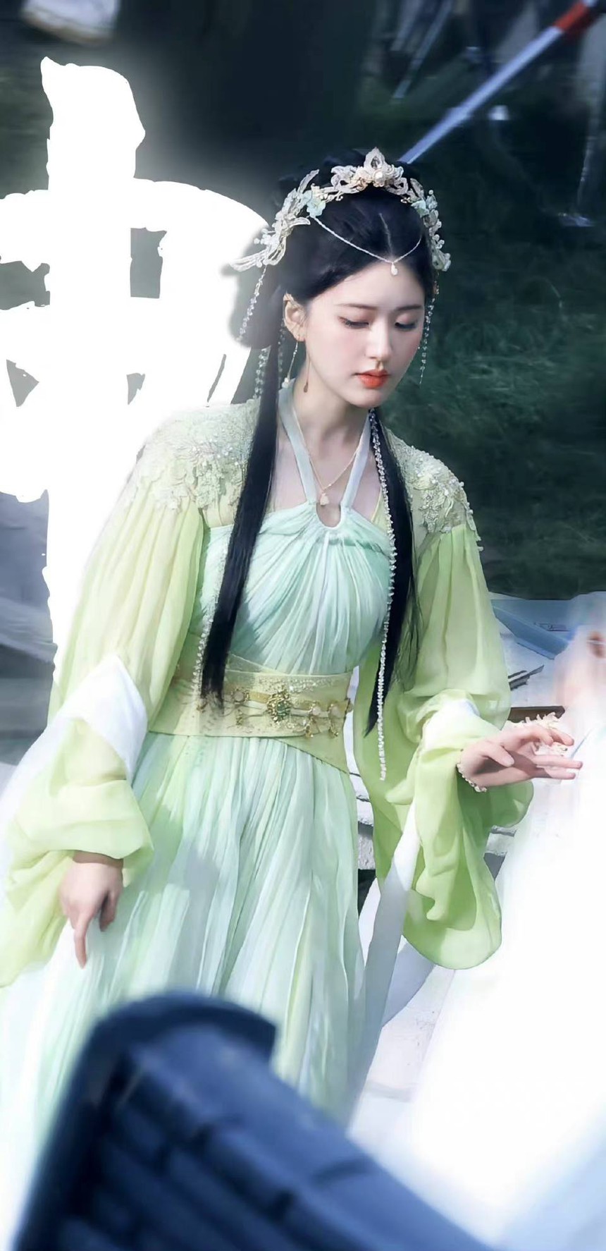 Triệu Lộ Tư - Ngu Thư Hân cùng đóng phim cổ trang mới, ai đẹp hơn ai - Ảnh 2. Triệu Lộ Tư - Ngu Thư Hân cùng đóng phim cổ trang mới, ai đẹp hơn ai - Ảnh 2.