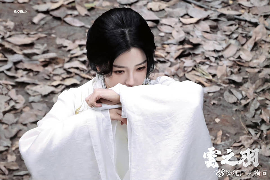 Triệu Lộ Tư - Ngu Thư Hân cùng đóng phim cổ trang mới, ai đẹp hơn ai - Ảnh 4. Triệu Lộ Tư - Ngu Thư Hân cùng đóng phim cổ trang mới, ai đẹp hơn ai - Ảnh 4.