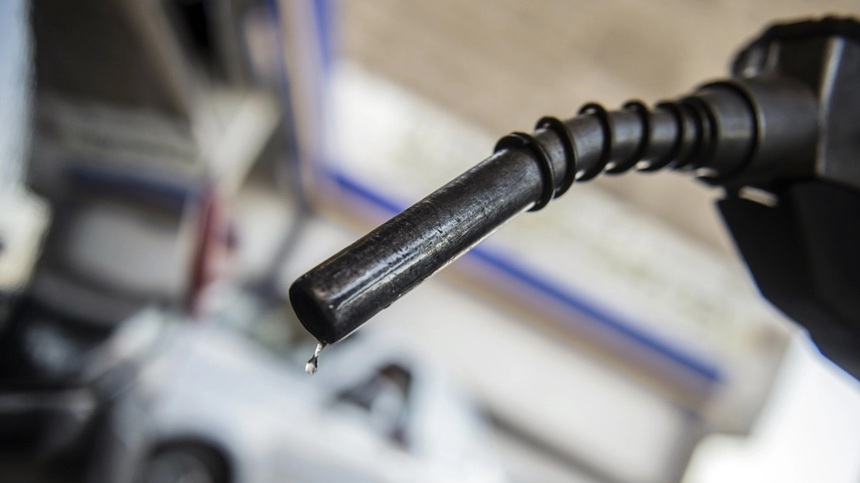 Giá dầu thế giới tăng khi IEA nâng dự báo nhu cầu 'vàng đen' - Ảnh 1.