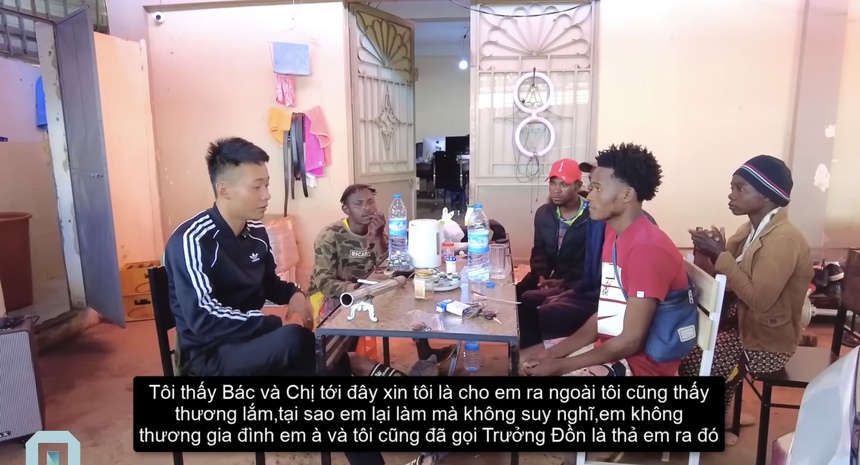 Quản lý trang trại lấy trộm đồ đem đi bán, Quang Linh Vlogs không chỉ tha thứ mà còn làm thêm việc đáng ngưỡng mộ này - Ảnh 2.