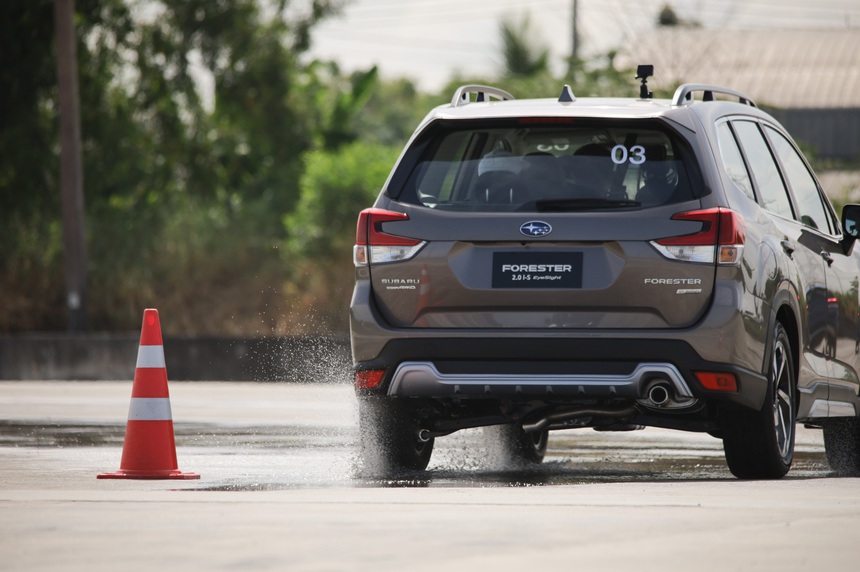 Subaru Forester - ‘Sầu riêng’ trong chợ xe Việt Nam - Ảnh 7.