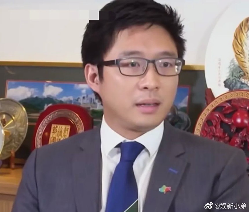 Tình yêu buồn bã tuổi 25 của Chương Tử Di: Công khai nụ hôn giữa phố đông cũng chẳng nhận được cái gật đầu từ gia tộc hào môn - Ảnh 5.